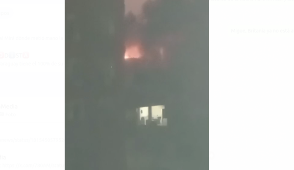 (VIDEO). Reportan un incendio en un edificio céntrico