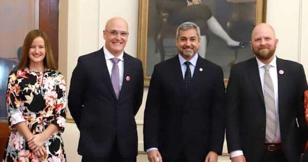 La Nación / Presidente de MUCI dice que sacaron a Defelippe de ONG