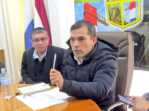 Denuncian al intendente Roque Godoy ante la Fiscalía y piden auditoría a CGR - La Clave