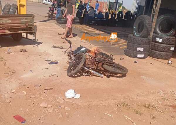 Choque de motocicleta con motocarga dejó a uno de los conductores con lesiones