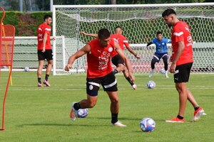 Versus / "Estamos al 100% con la responsabilidad de defender y dejar en alto a nuestro país"