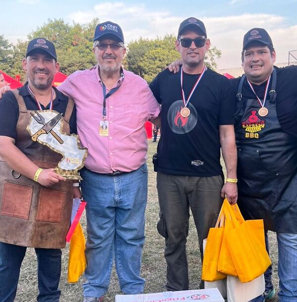 Expo MRA: Grupo de esteños gana competencia nacional del asado - La Clave