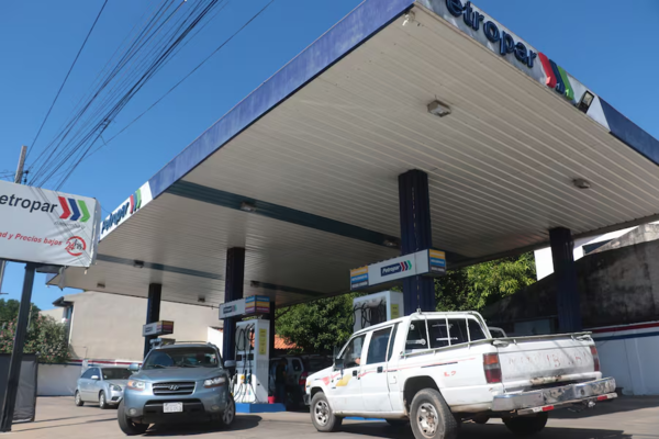 Precios del combustible: hasta fines de agosto la nafta y hasta septiembre el gasoil