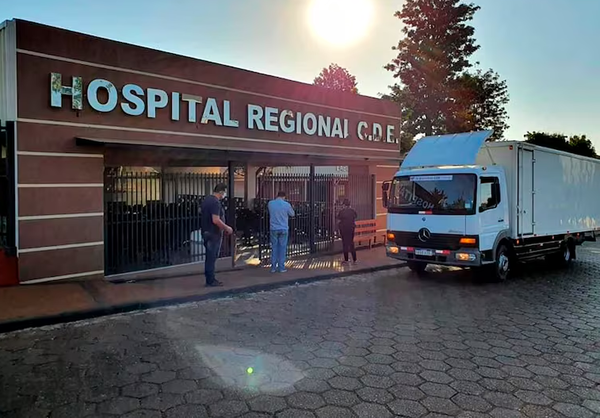Ordenan detención de mujer que habría derramado agua caliente y apuñalado a su pareja - Noticiero Paraguay