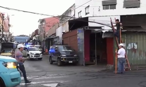 Ande inspecciona las conexiones eléctricas en el Mercado 4 tras el principio de incendio
