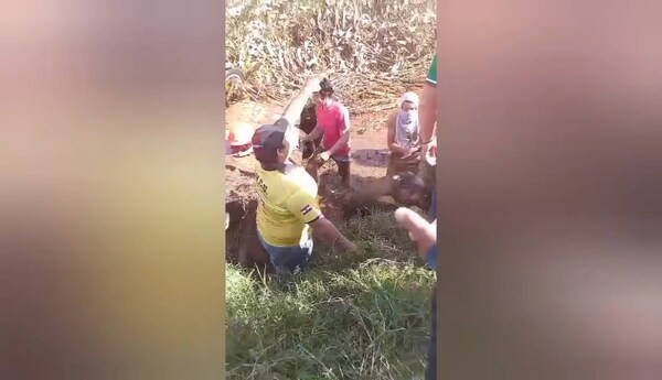 Pilotos itapuenses sobreviven de milagro tras aparatoso vuelco en Misiones