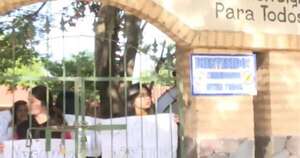 La Nación / Tomaron el Colegio Defensores del Chaco para pedir destitución de la directora