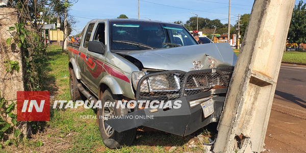 CAMIONETA QUE CHOCÓ CONTRA COLUMNA DE LA ANDE, TENÍA PROBLEMAS MECÁNICOS - Itapúa Noticias