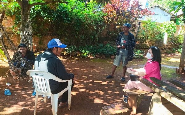 Atención y vacunación en el territorio de la USF KM. 8 Acaray de Ciudad del Este