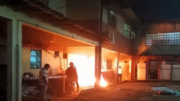 Un hombre provoca incendio en el corredor del Hospital de CDE
