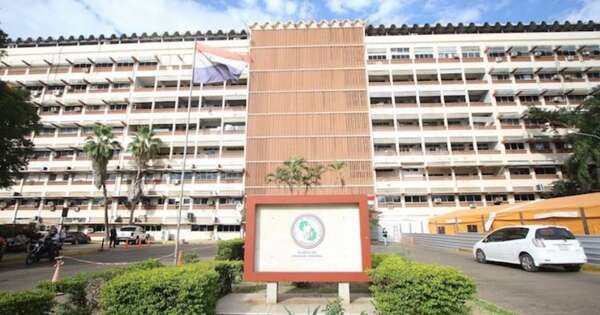 La Nación / Salud apura trámites para compra de medicina a paciente con leucemia