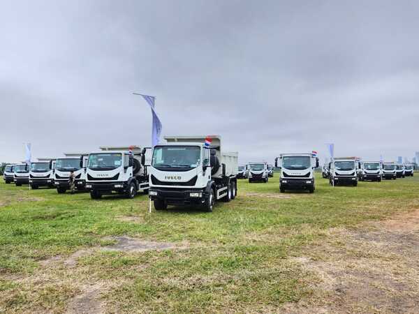 Compromiso con la región: IVECO fortalece su presencia en Paraguay con una importante entrega de camiones - Amigo Camionero