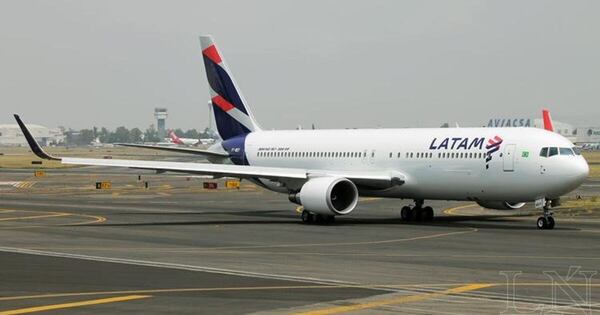 La Nación / Confirman que falla en turbinas del LATAM Airlines con destino a Chile fue a causa de aves