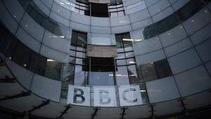 La cadena BBC reducir谩 500 empleos en los pr贸ximos dos a帽os - Revista PLUS