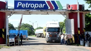 Naftas no subirían hasta fines de agosto, según Petropar