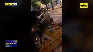 Video: Conductor ebrio chocó y luego volcó su vehículo - ABC Noticias - ABC Color