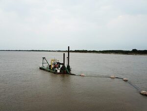 Intensifican labores de dragado en cuatro puntos del rio Paraná · Radio Monumental 1080 AM