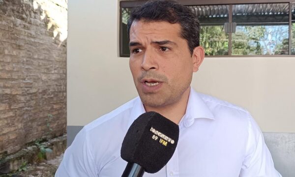 Roque desafía a que lo investiguen y afirma que contraloría franqueña está llena de politiqueros