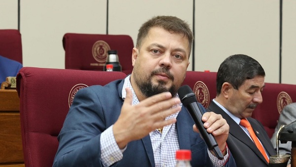 Senador denuncia posible sobrefacturación en almuerzo escolar en Itapúa