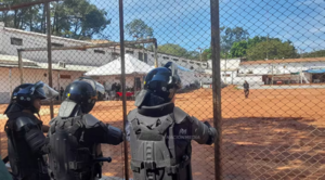 Intervienen cárcel de CDE por ingreso de dispositivos durante la noche