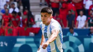 Simeone y Medina, sobre la campana, evitan el k.o. de Argentina