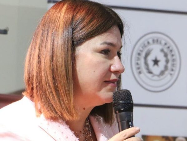 Honor Colorado no acompañará interpelación a ministra de Salud y director del Incán, dice Latorre · Radio Monumental 1080 AM