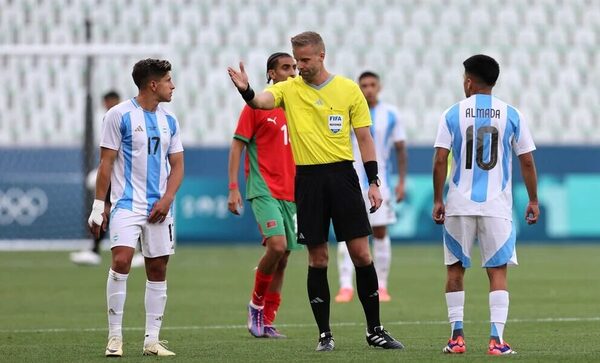 Después de casi 2 horas, el VAR anuló el gol de Medina de la Selección Argentina, y terminó ganando Marruecos