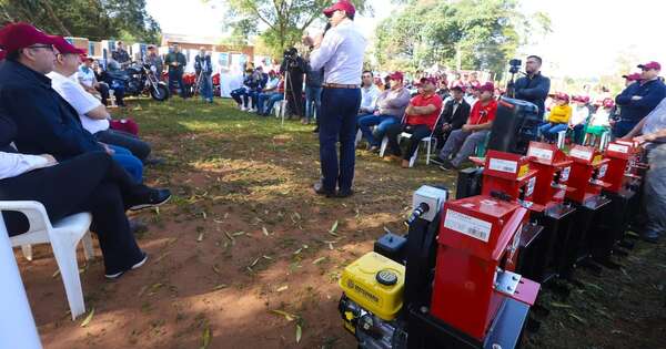 La Nación / MAG entrega insumos en Vaquería para fortalecer producción de hortalizas y lácteos