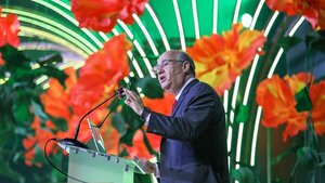 El presidente del BID: "Veo que el mundo necesita a Am茅rica Latina" - Revista PLUS