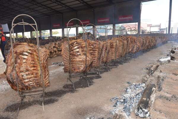 Preparan seis mil kilos de carne para la Fiesta de la Costilla en Naranjal - Viajes - ABC Color