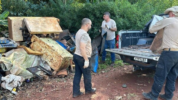Recogen más de 10 toneladas de basura en puertos clandestinos del lago Itaipú