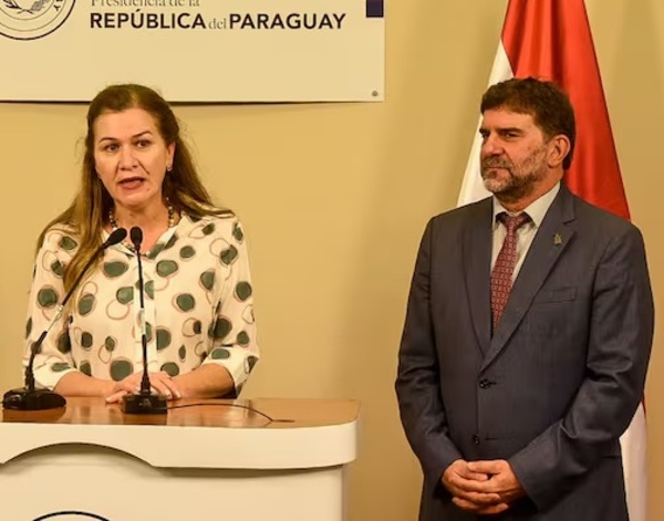 Diputados rechazan interpelación a ministra de Salud y director del INCAN