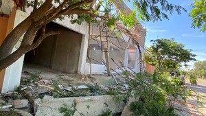 Derrumbe en construcción deja dos albañiles heridos en Loreto