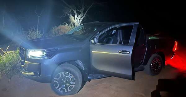 Diario HOY | Ladrón abandona camioneta con el motor en marcha y zafa de la Policía