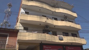 Solitario delincuente ingresa a un edificio y roba más de G. 45 millones de brasileño - La Clave