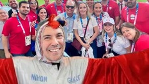 Culpan a Santi Peña por basureada de Japón a la Albirroja: "Es el nuevo Pájaro Campana"