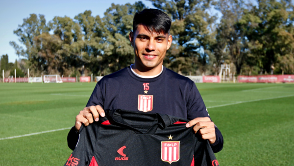 Versus / Santiago Arzamendia ya se mueve en su nuevo club