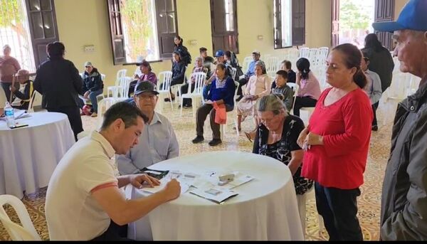 Senado elimina censo para acceder a la pensión de tercera edad
