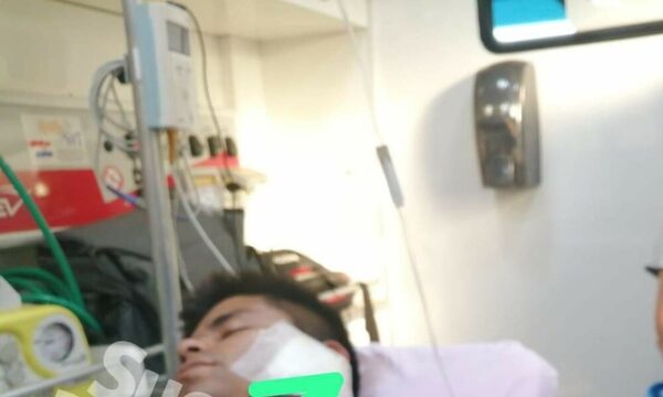 Atacan a poli con botella de vidrio y le cortan el cuello