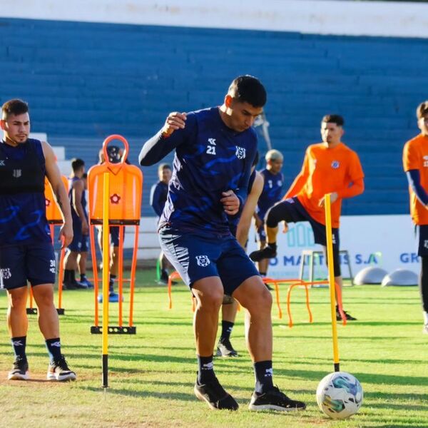 Entrenamiento Intenso del Sportivo 2 de Mayo para Recibir a Cerro Porteño