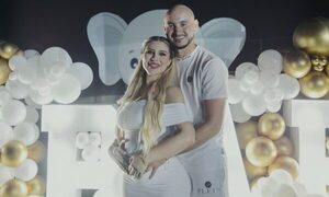 [VIDEO] ¡Pelotero organizó una impresionante fiesta de revelación de sexo de su bebé!