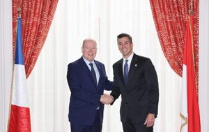 Santiago Peña se reúne con el Príncipe Alberto II de Mónaco - El Trueno