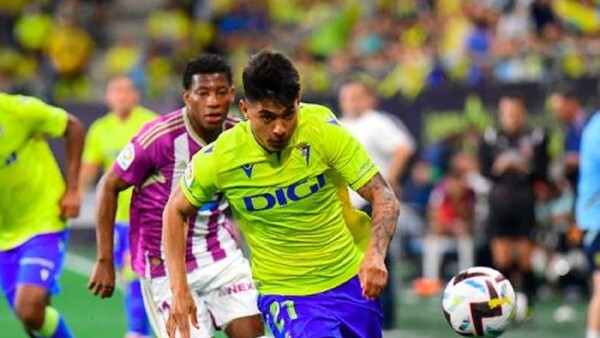 El Cádiz oficializa el traspaso de Santiago Arzamendia a Estudiantes