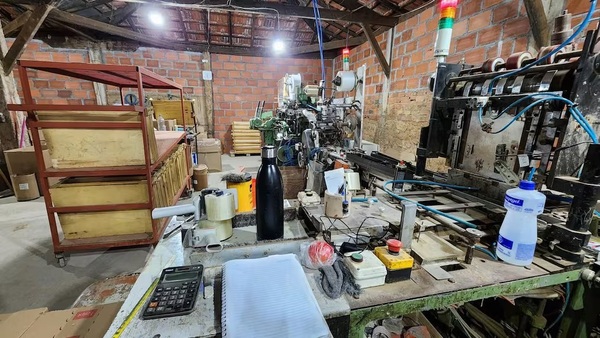 Rescatan a paraguayos de una fábrica ilegal de cigarrillos en Brasil - Noticiero Paraguay