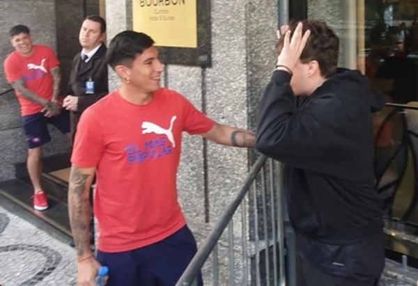 Al parecer es puro bolaterapia lo del torcedor de Enzo Giménez