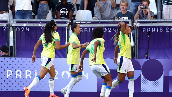 Gabi Nunes y la incombustible Marta dan a Brasil su primer triunfo ante Nigeria