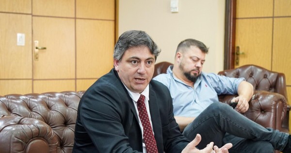 Un senador de Milei le propone a Bachi levantar un tren para venderle a Asia