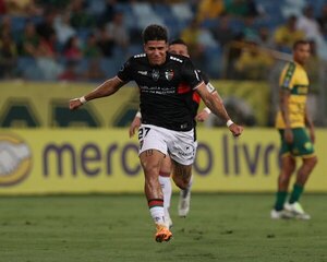 Versus / Júnior Marabel le da la clasificación a Palestino sobre el Cuiabá de Isidro Pitta