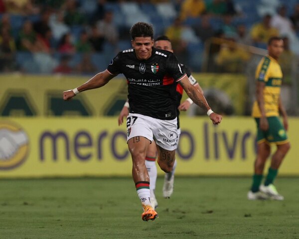 Versus / Júnior Marabel le da la clasificación a Palestino sobre el Cuiabá de Isidro Pitta