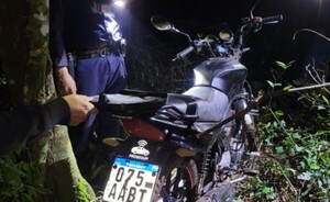 Recuperan motocicleta robada en asalto